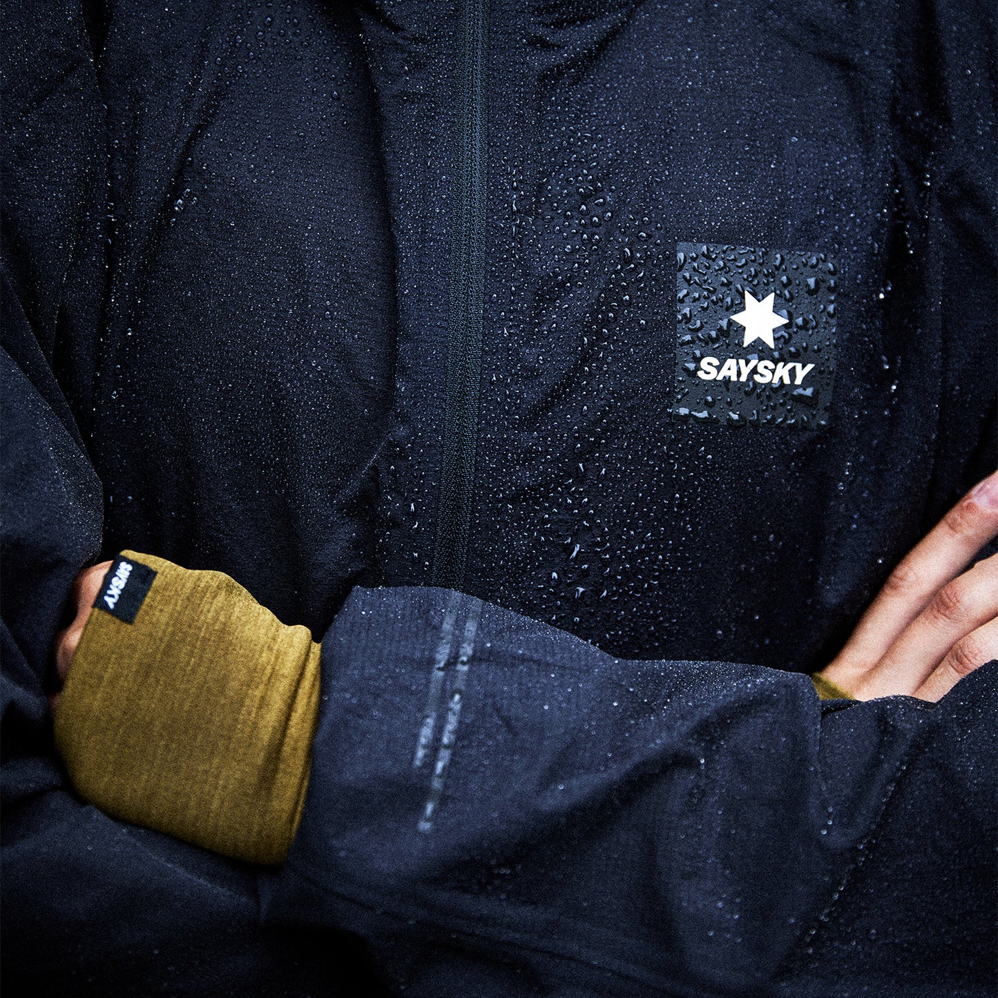 FLOW 2.5L WATERPROOF JACKET | BLACK - SAYSKY