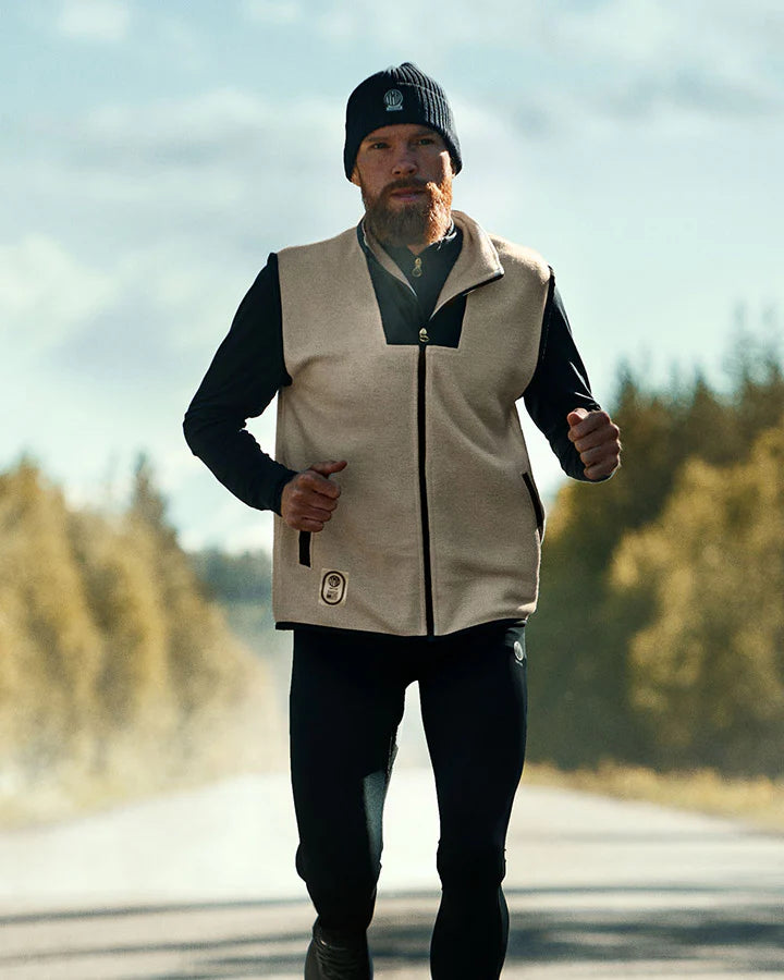VÄSTANEDE MERINO FLEECE VEST | BEIGE - YMR