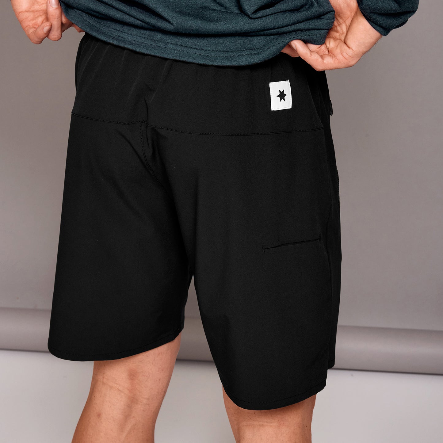 MOTION SHORTS 8" | BLACK - SAYSKY