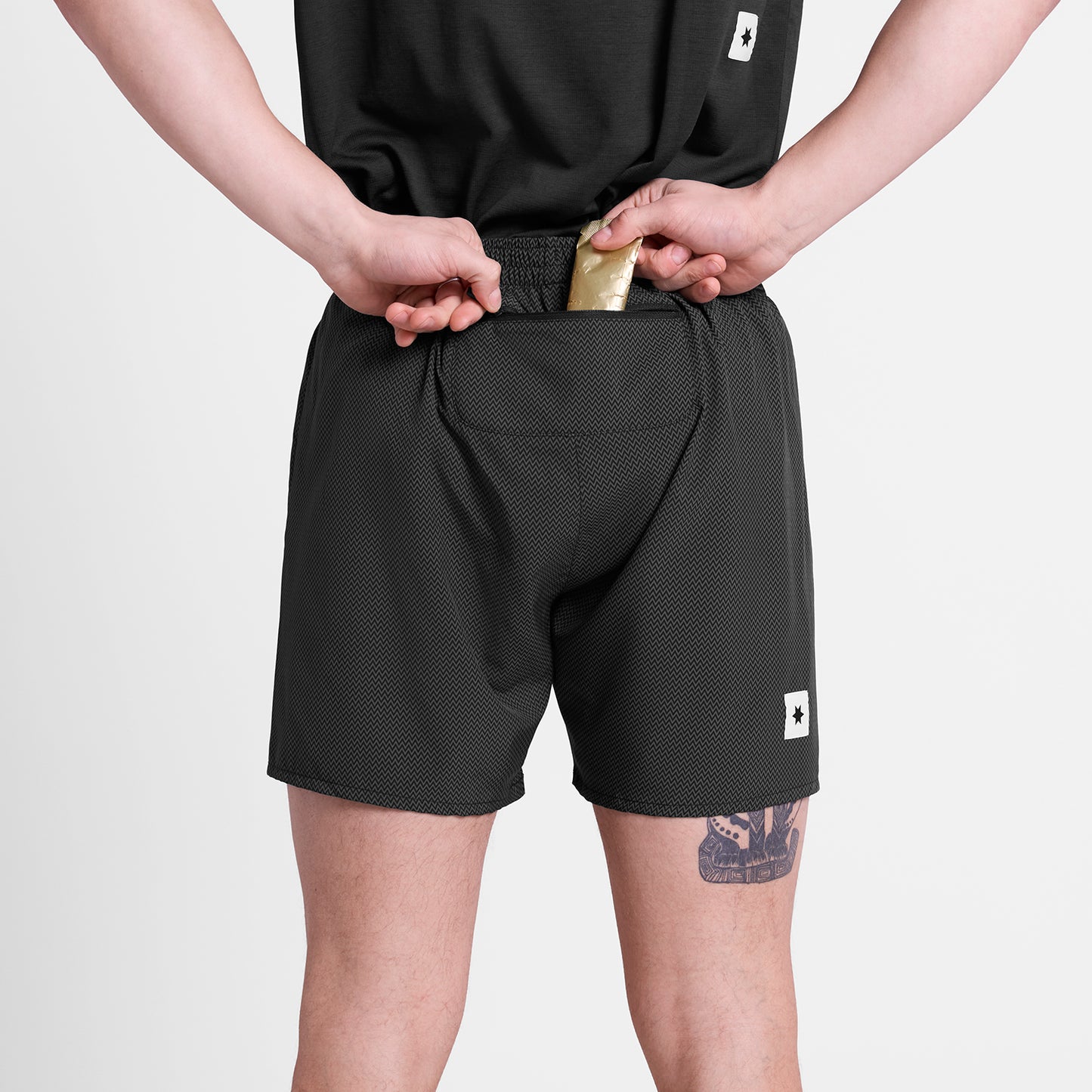 PACE SHORTS 5" | ZIG ZAG BLACK - SAYSKY