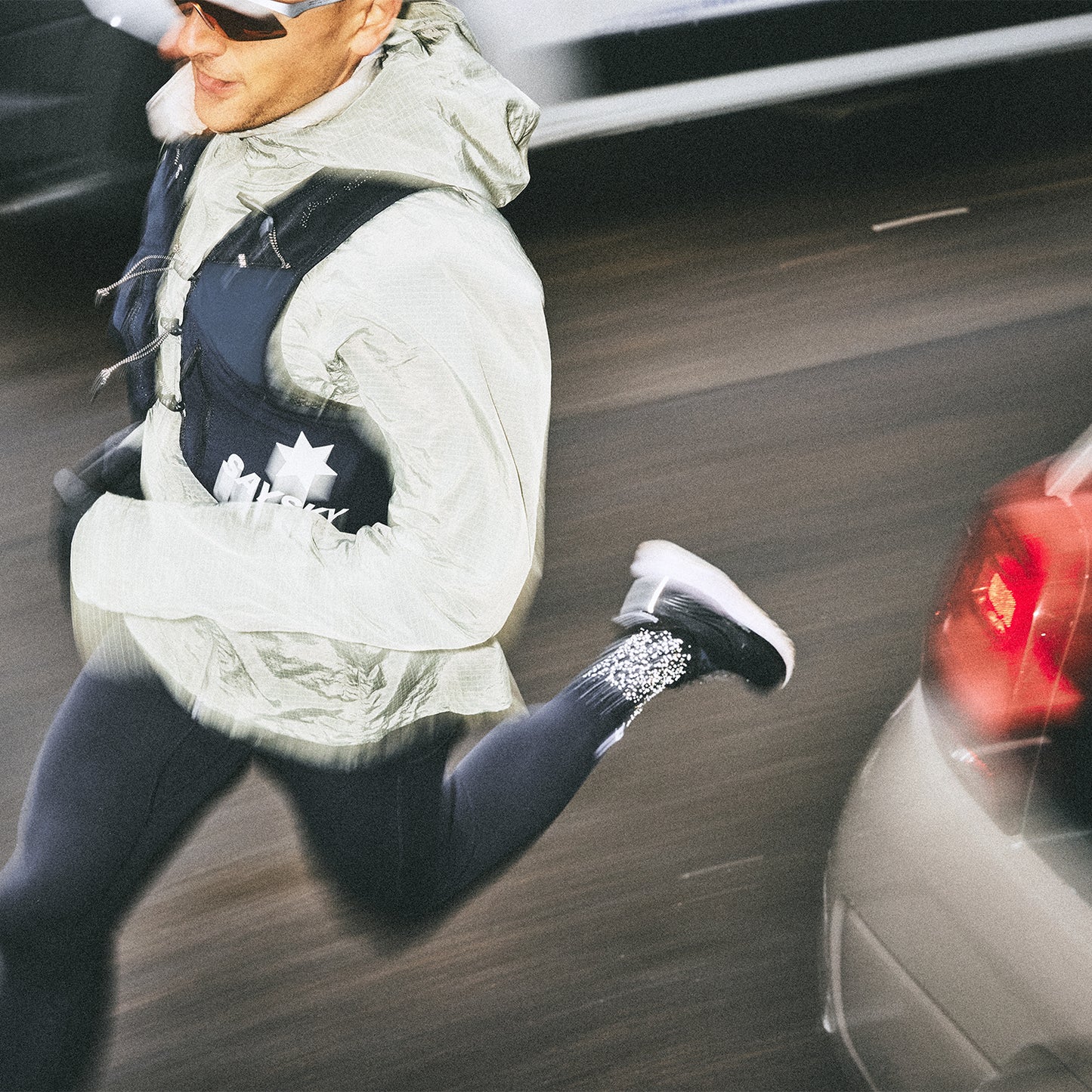 FLOW VEST 12L | BLACK - SAYSKY